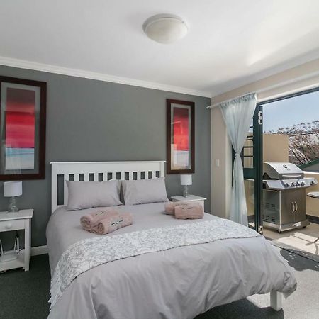 Blue Moon Apartments Книсна Екстериор снимка