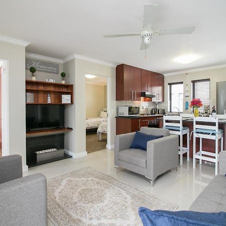 Blue Moon Apartments Книсна Екстериор снимка