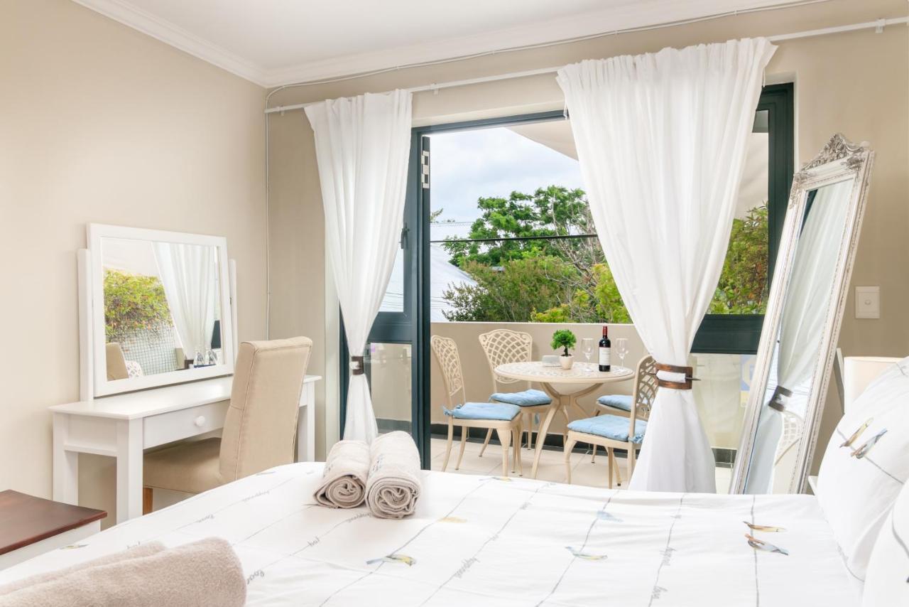 Blue Moon Apartments Книсна Екстериор снимка