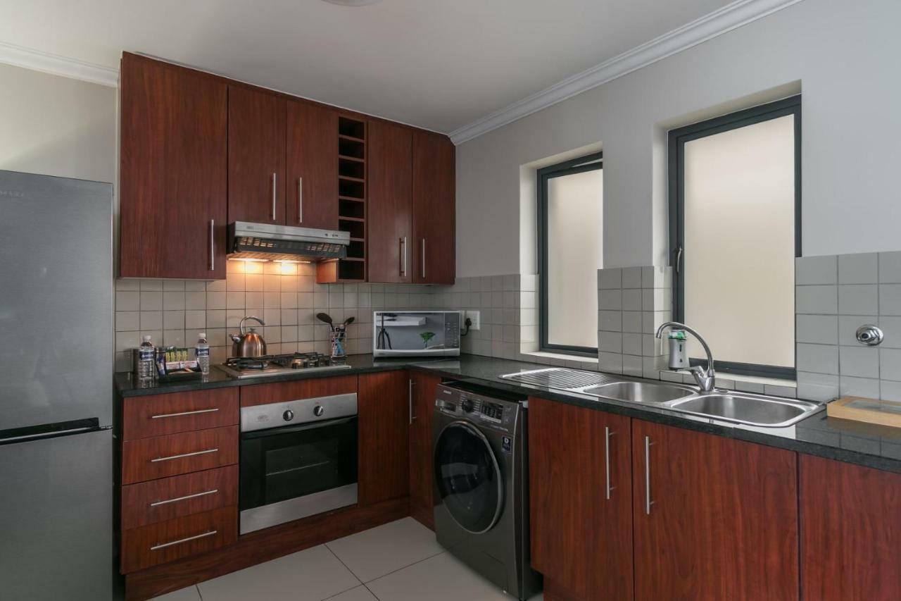 Blue Moon Apartments Книсна Екстериор снимка